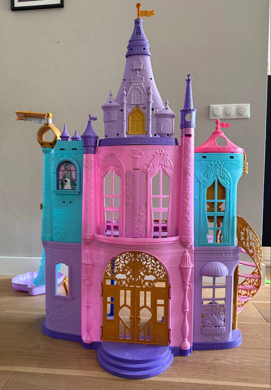Barbie Disney Kasteel - Zo goed als nieuw, Ophalen, Zo goed als nieuw