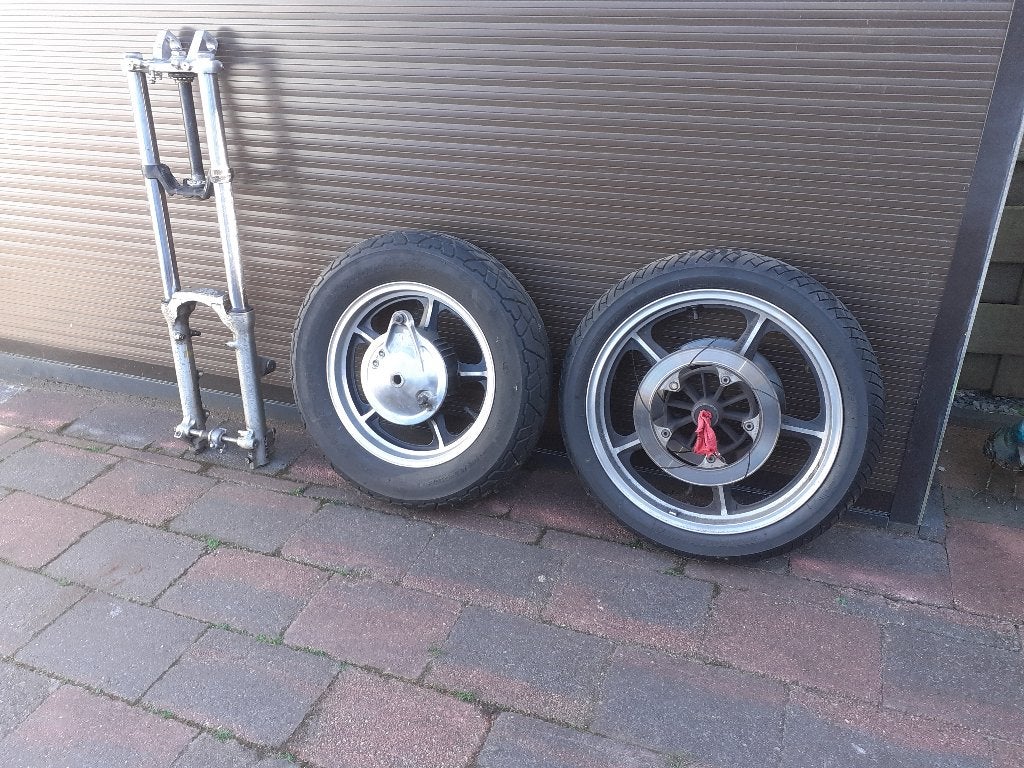 voorvork met wielen vf 750c magna, Ophalen, Gebruikt