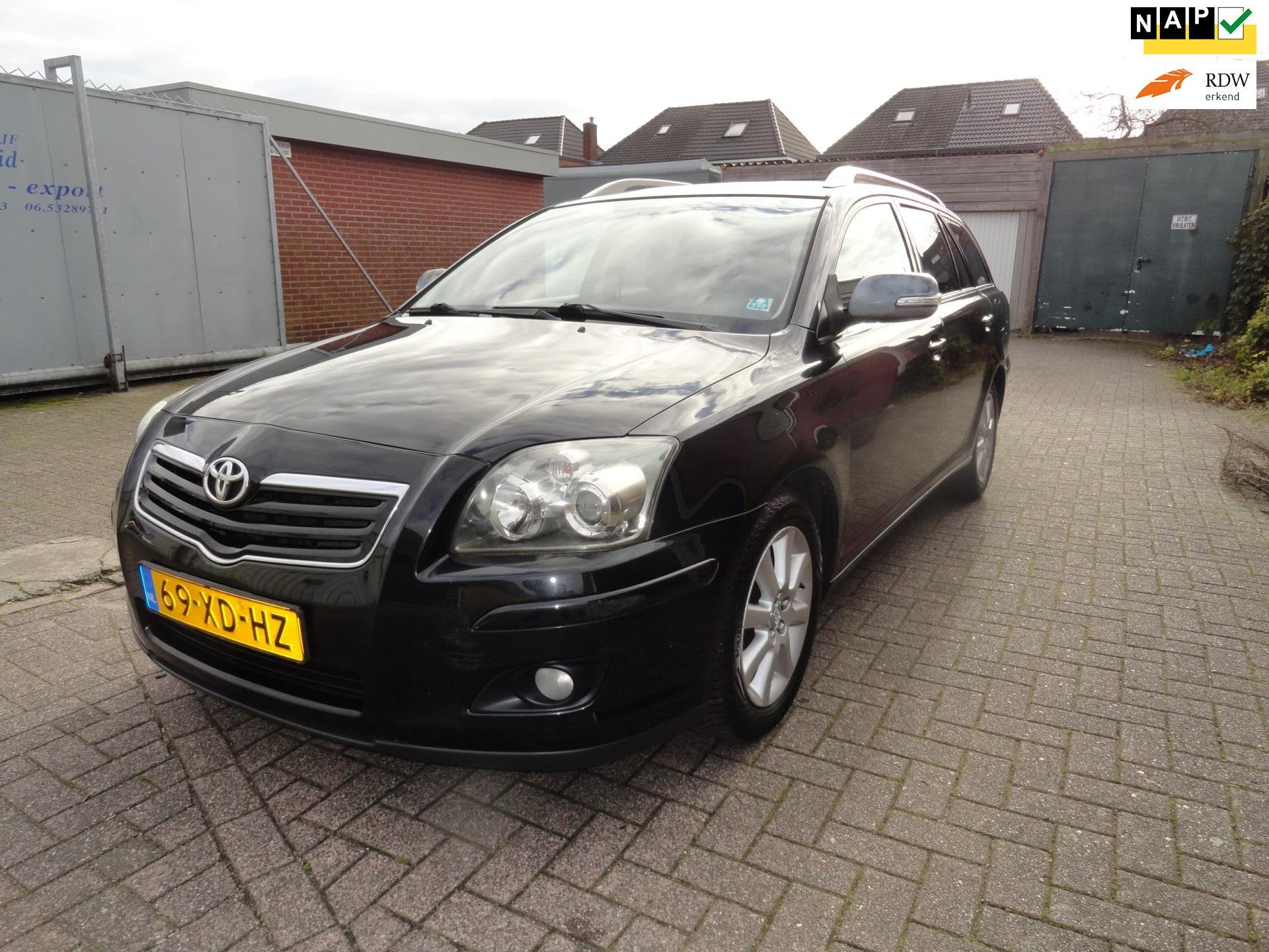 Toyota Avensis Wagon 2.0 D-4D-F Luna (KM 277600 NAP AIRCO), Auto's, Automatische klimaatregeling, 4 cilinders, Zwart, Origineel Nederlands
