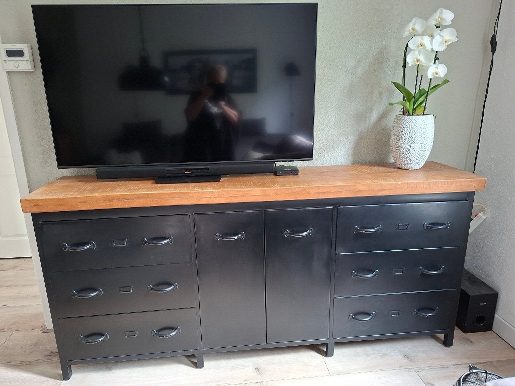 dressoir mangohout en metaal, Huis en Inrichting, Kasten | Dressoirs, Met deur(en), 150 tot 200 cm, Zo goed als nieuw, Industrieel