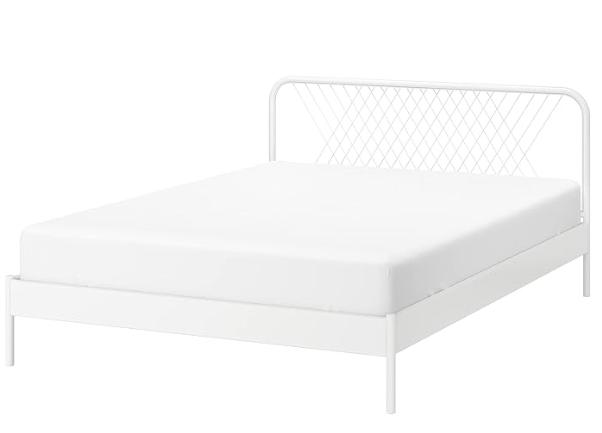 IKEA Nesttun wit - moet ASAP weg, Huis en Inrichting, Slaapkamer | Bedden, Ophalen, Gebruikt, Wit, Tweepersoons