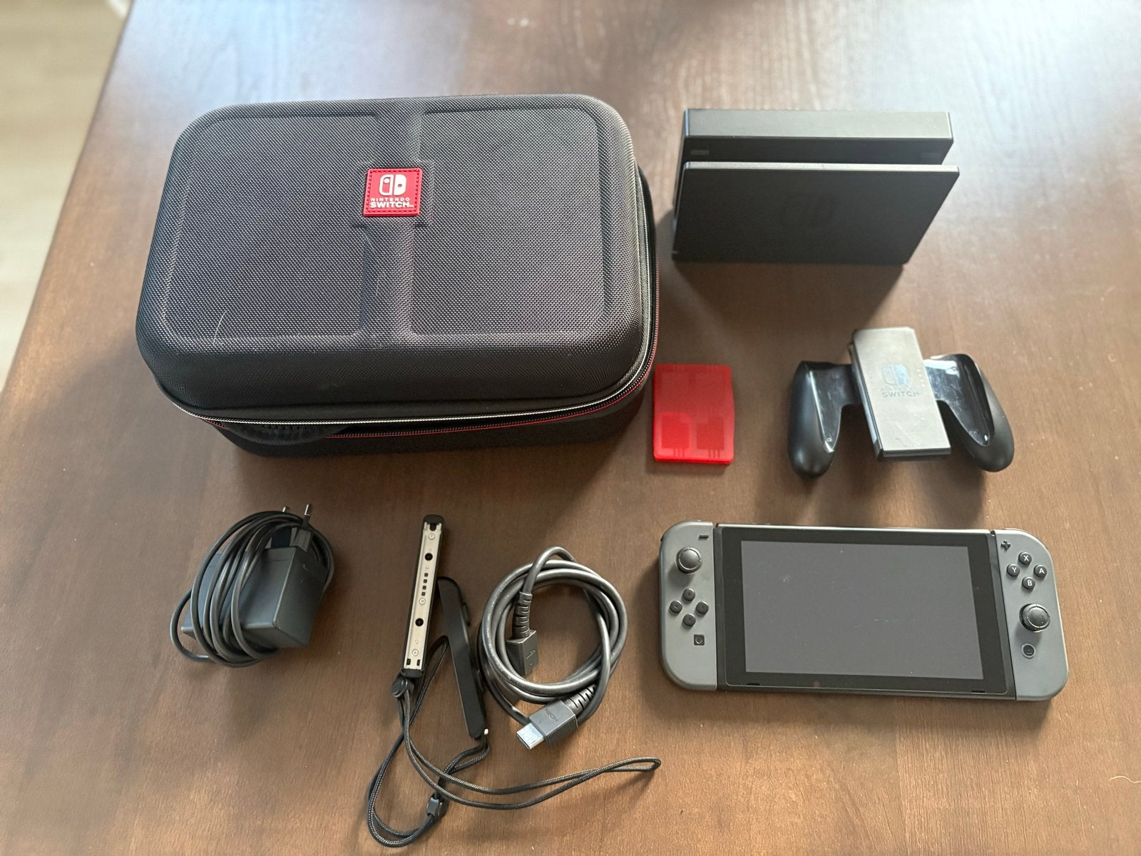 Nintendo Switch Original met accessoires en hoes, Spelcomputers en Games, Spelcomputers | Nintendo Switch, Gebruikt, Switch Original