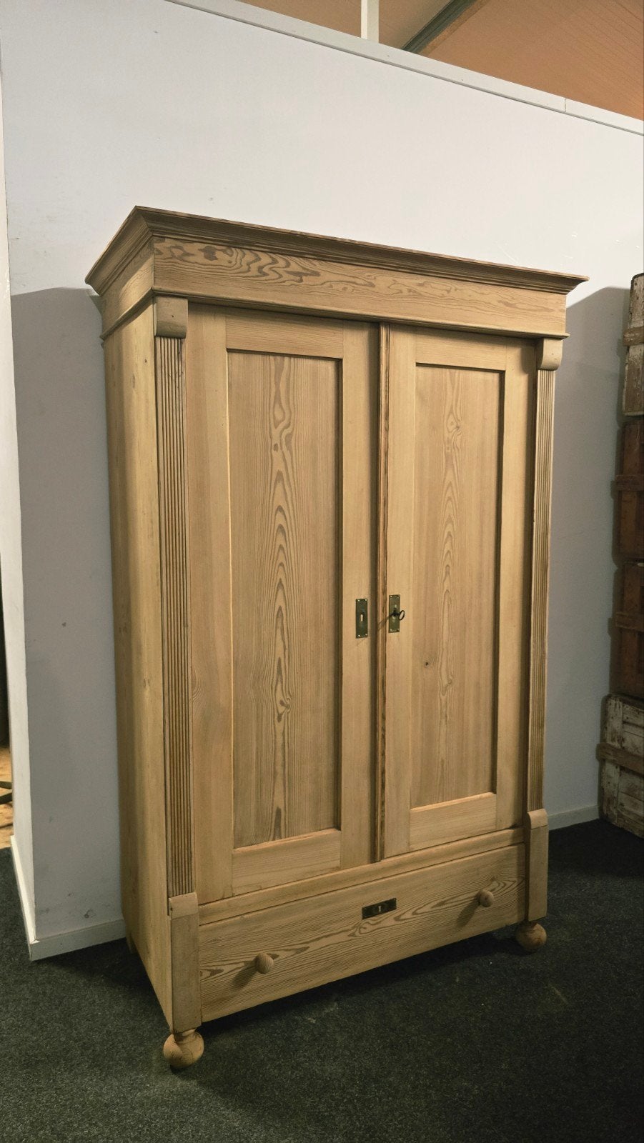 Gerestaureerde Grenen Houten Kledingkast, 100 tot 150 cm, Met lade(s), Ophalen of Verzenden, Zo goed als nieuw