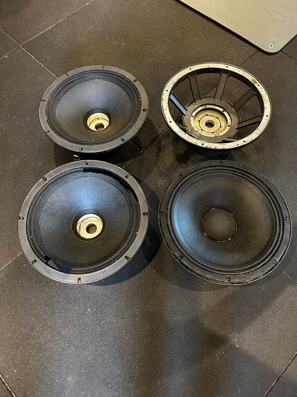 Rcf l18p300 voor recone, Audio, Tv en Foto, Luidsprekers, Overige typen, Ophalen of Verzenden, Niet werkend, 150 watt of meer