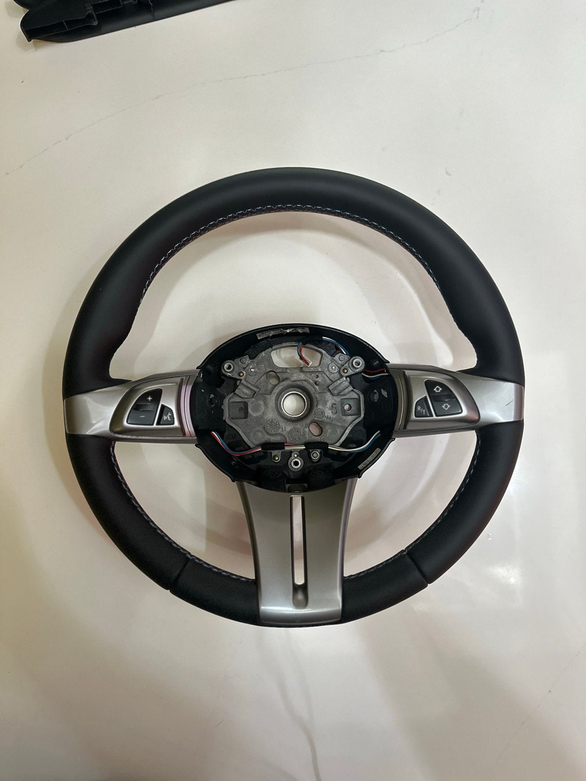 Multifunctioneel Stuur BMW Z4 E85 E86 - Nieuw Bekleed, Auto-onderdelen, Ophalen of Verzenden, Gereviseerd, BMW