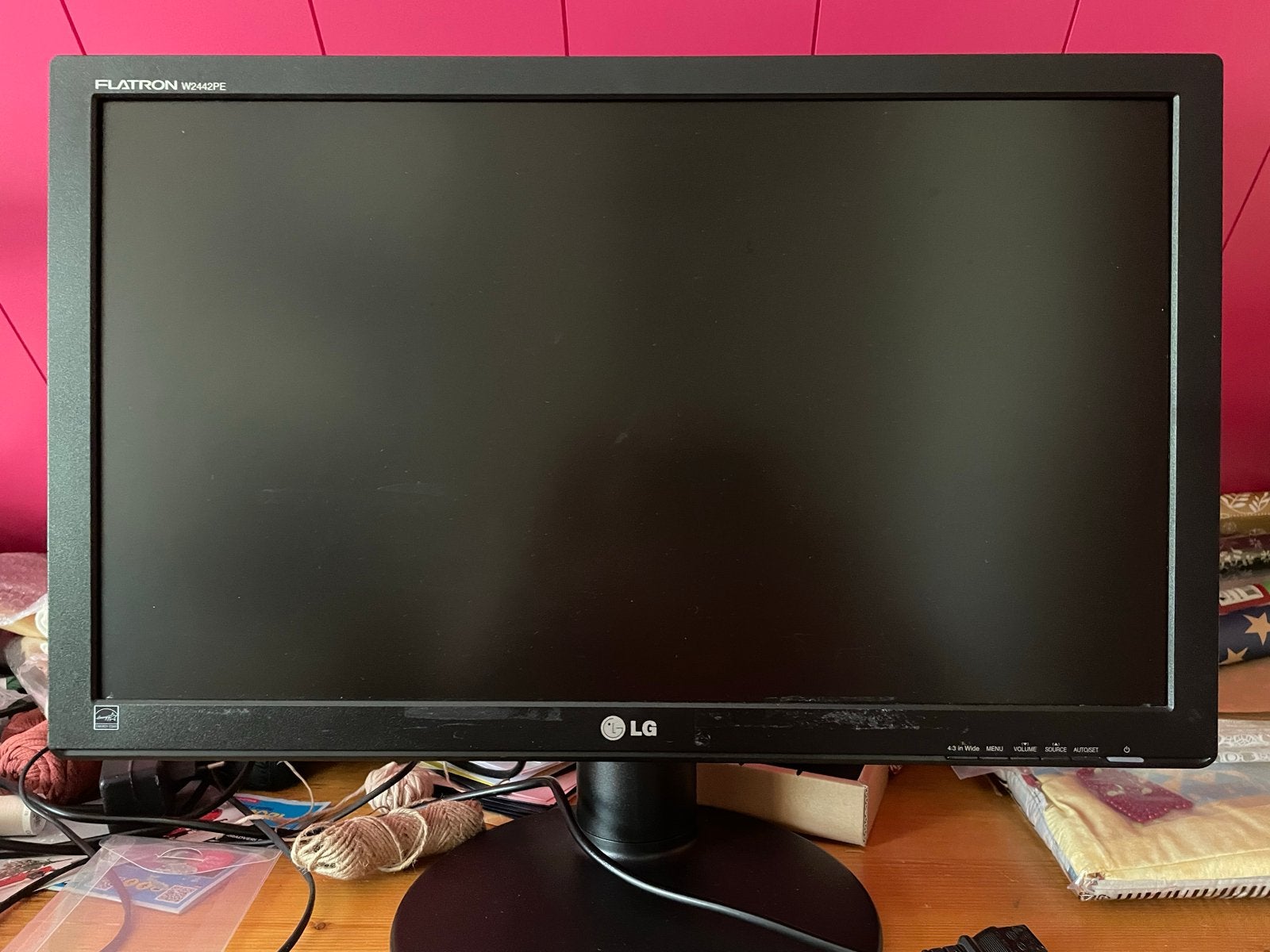 LG Flatron W2442PE Monitor, Ophalen, Kantelbaar, Full HD, Zo goed als nieuw