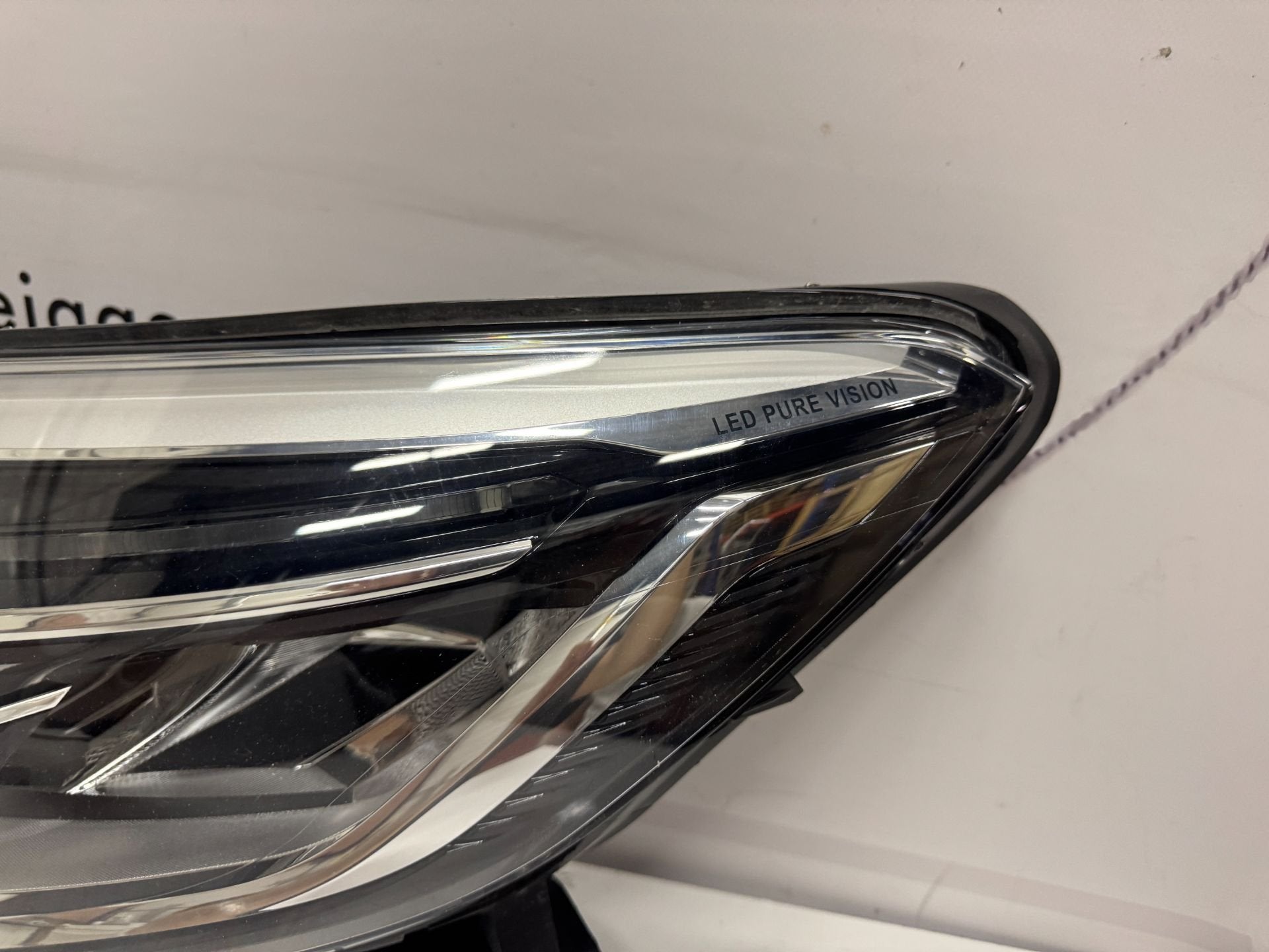 RENAULT CAPTUR FACELIFT VOL LED KOPLAMP LINKS 260606152R, Auto-onderdelen, Renault Group, Gebruikt, Contact.group@renault.com