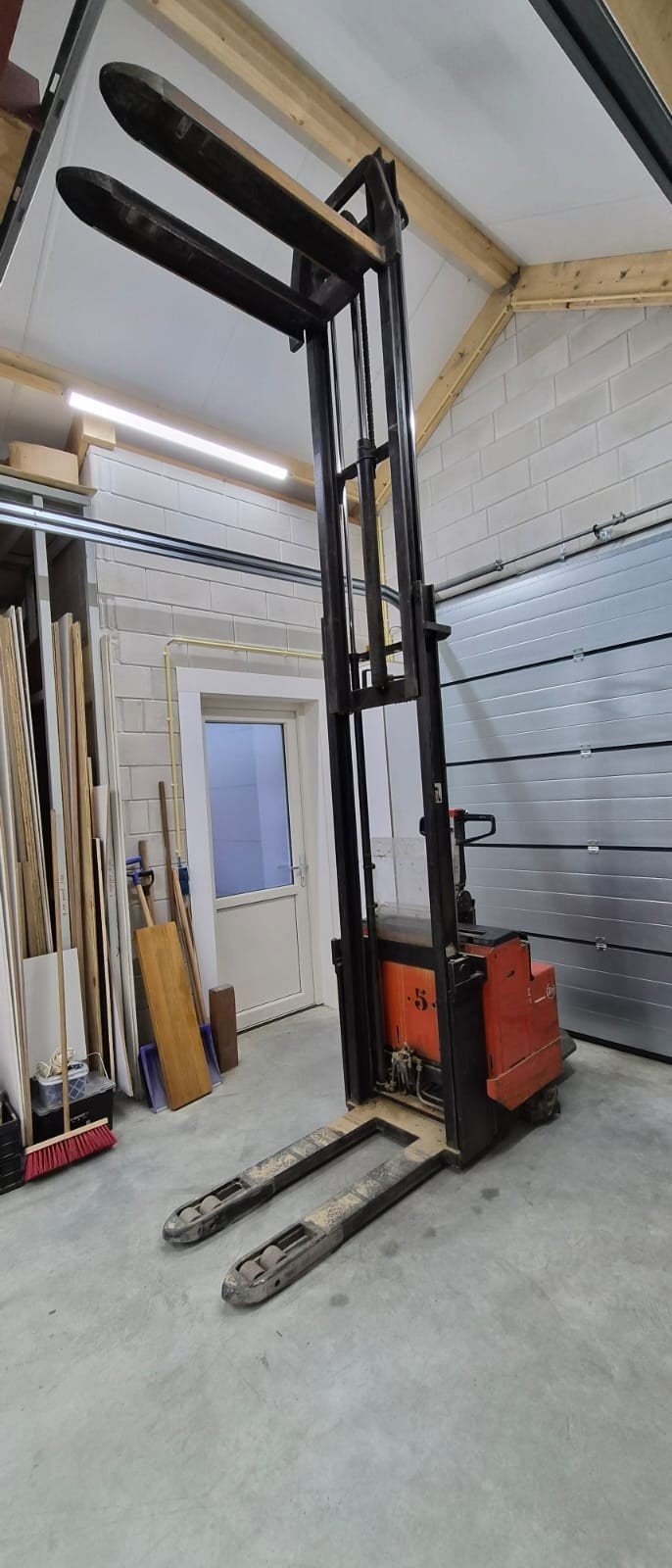 Compacte Palletstapelaar - 3,75m hefhoogte, 2,43m doorrijd, Ophalen, Gebruikt