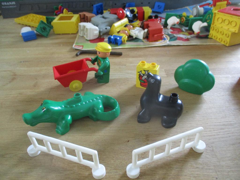 DUPLO DIERENTUIN SET, Kinderen en Baby's, Speelgoed | Duplo en Lego, Overige thema's, Ophalen of Verzenden, Zo goed als nieuw