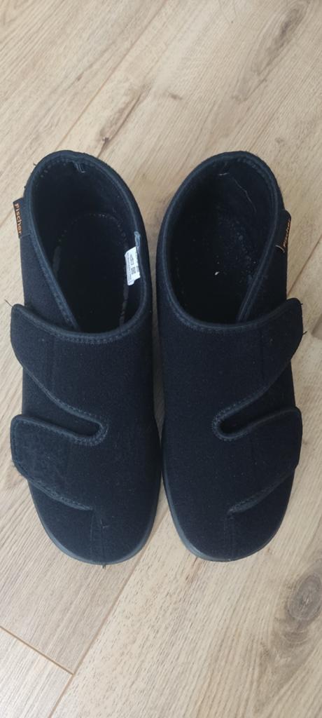 Fischer Bordo Klittenband Pantoffels Maat 41 Zwart, Kleding | Dames, Zwart, Ophalen of Verzenden, Zo goed als nieuw, Pantoffels of Sloffen