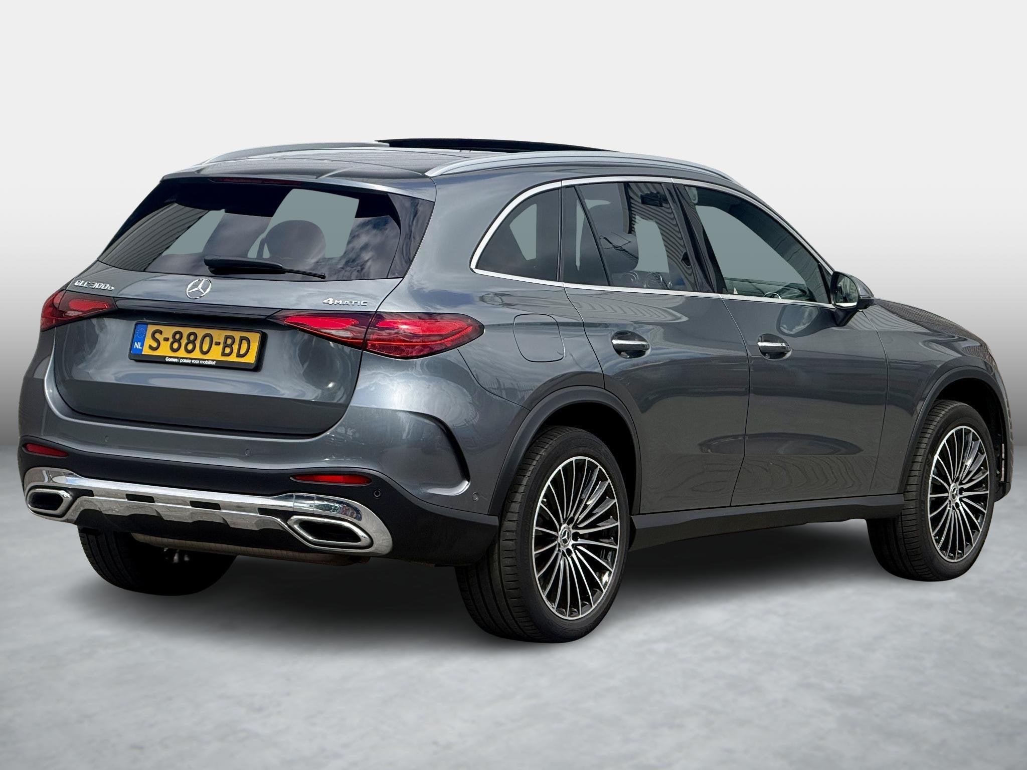 Mercedes-Benz GLC-klasse 300e 4MATIC AMG Line | Panoramadak, Automaat, Gebruikt, 4 cilinders, Vierwielaandrijving