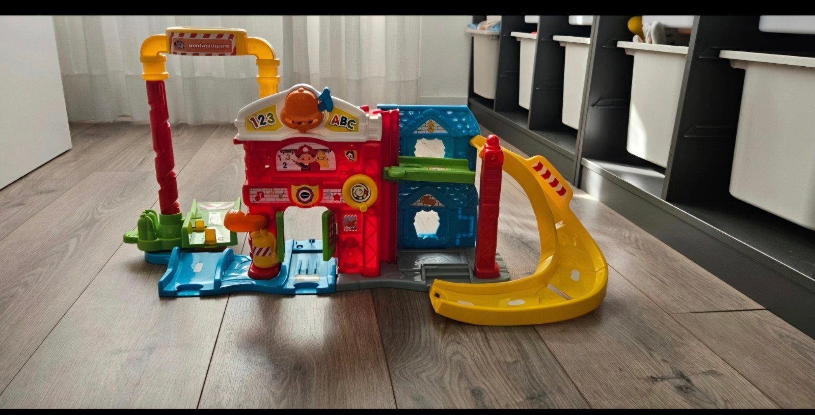 VTech Toet Toet Brandweerkazerne met Brandweerauto, Ophalen of Verzenden, Gebruikt, 2 tot 4 jaar
