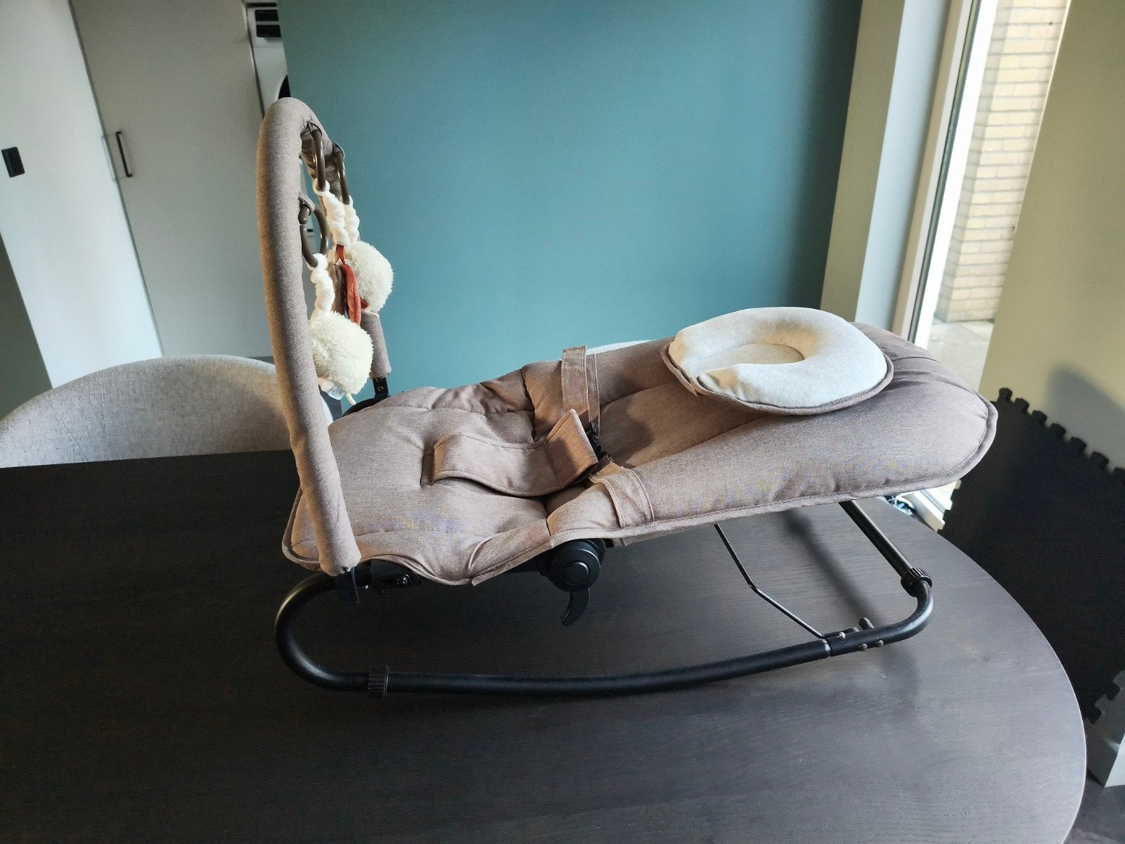 Prenatal Wipstoel met speelboog en gordel, Kinderen en Baby's, Ophalen, Wipstoel, Met gordel(s) of riempje(s), Zo goed als nieuw