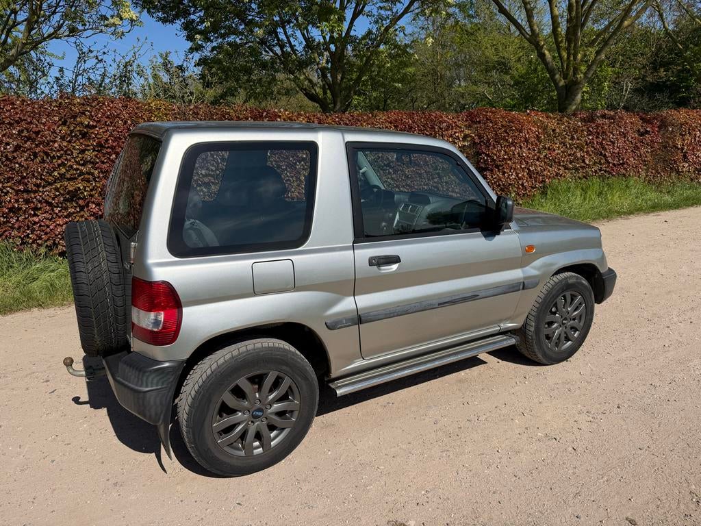 Mitsubishi Pajero 1.8 GDI 3DRS 2001 Grijs, Auto's, Mitsubishi, 680 kg, 4 cilinders, 1834 cc, 4 stoelen