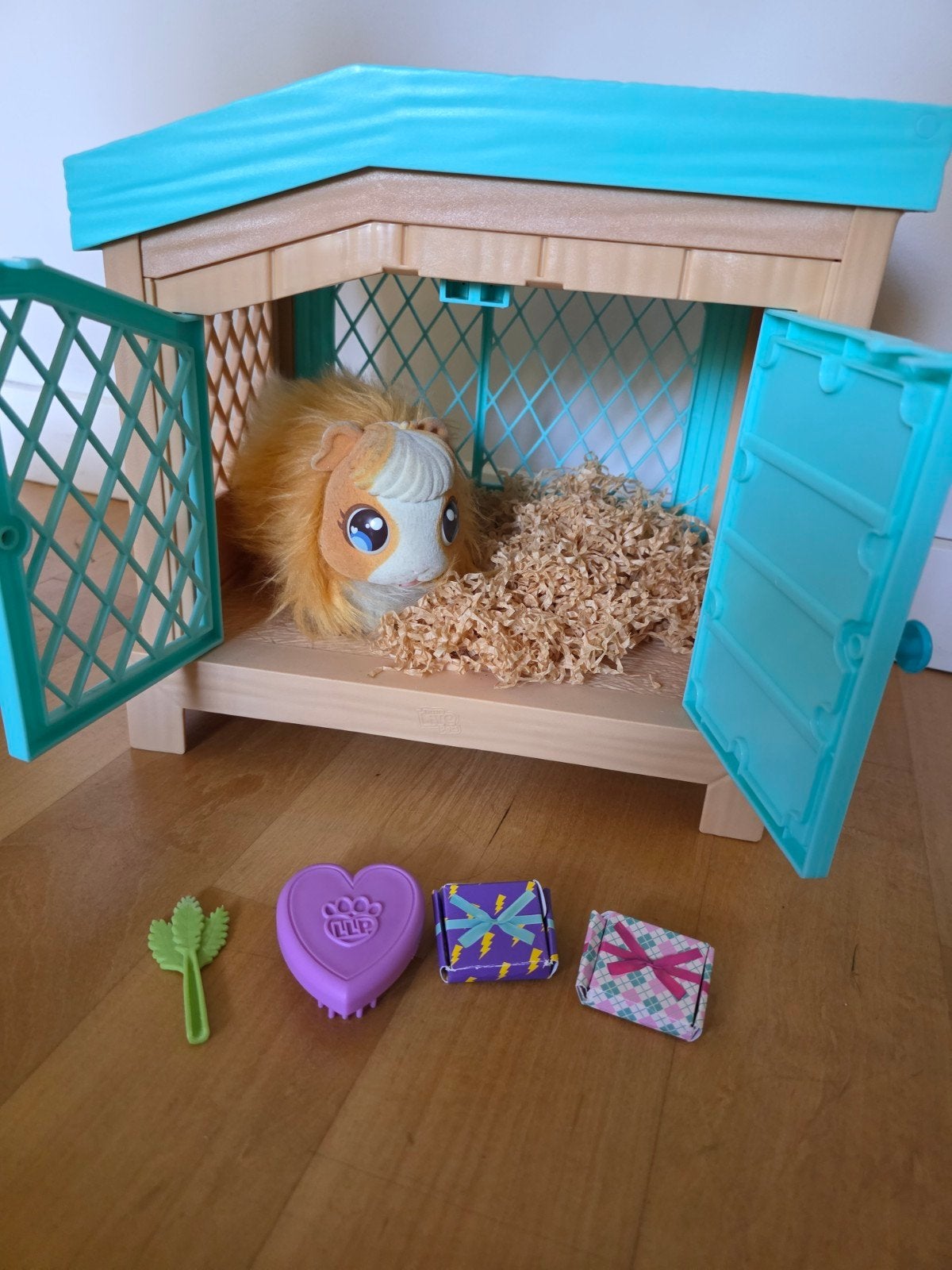 Little Live Pets Mama Surprise Cavia met 3 baby's, Kinderen en Baby's, Speelgoed | Overig, Ophalen of Verzenden, Zo goed als nieuw