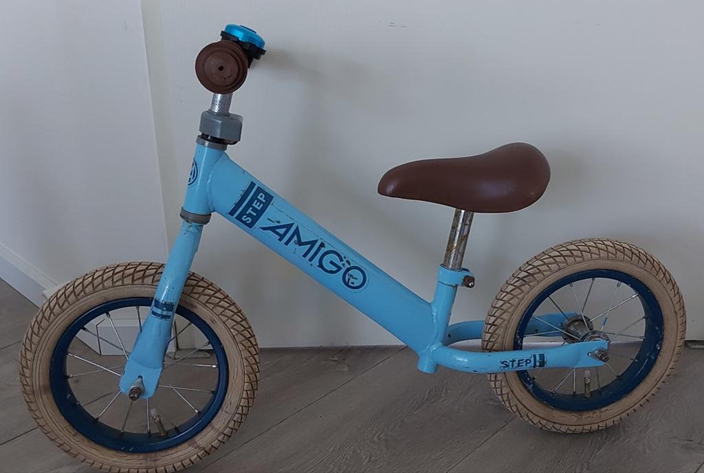 Amigo Step 12 inch loopfiets - Blauw, Kinderen en Baby's, Speelgoed | Buiten | Voertuigen en Loopfietsen, Ophalen