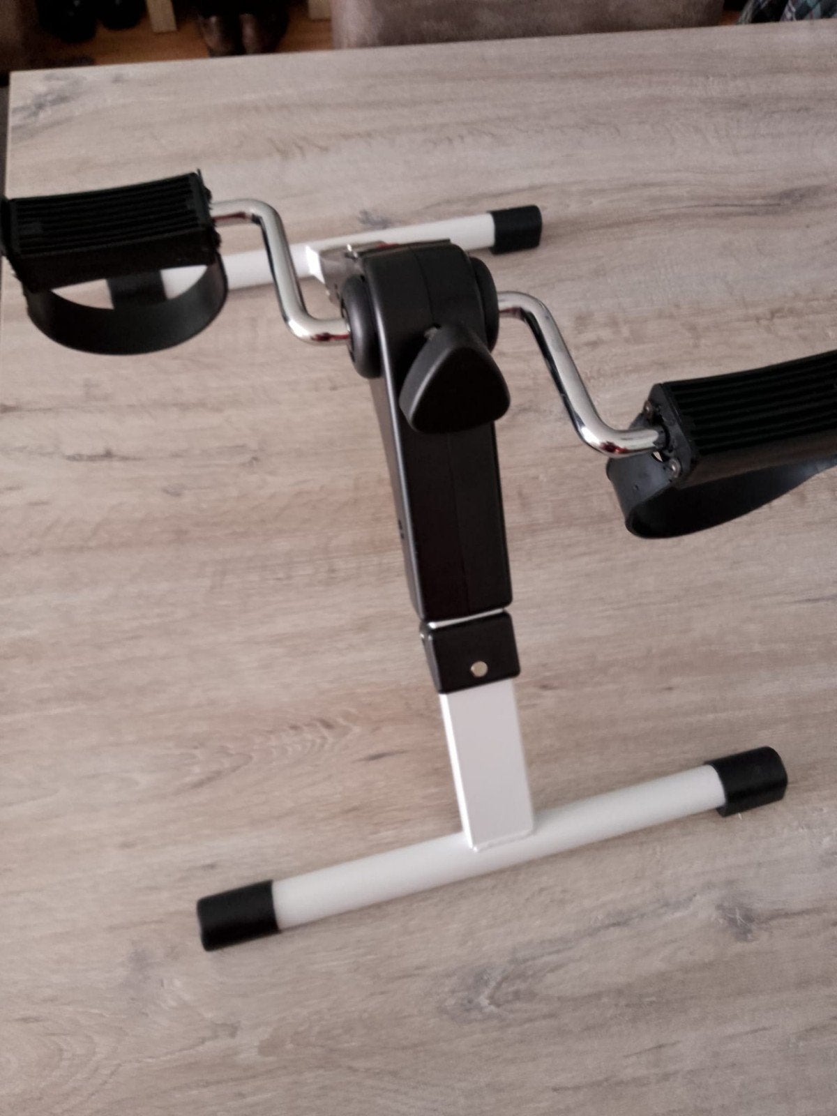Compacte Stoelfiets/Pedaltrainer voor Thuis, Sport en Fitness, Fitnessapparatuur, Ophalen, Armen, Zo goed als nieuw, Metaal