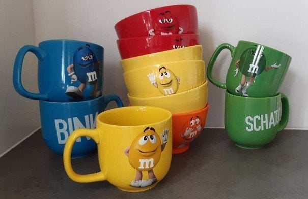 M&M, Mokken en Kommen Set, 4 Mokken, 3 Kommen, Huis en Inrichting, Ophalen of Verzenden, Zo goed als nieuw, Kom(men), Overige stijlen