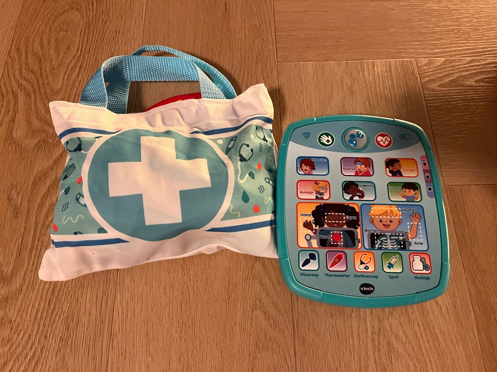 VTech Verzorg & Leer Speelgoeddoktersset, Kinderen en Baby's, Ophalen of Verzenden, Zo goed als nieuw, 2 tot 4 jaar