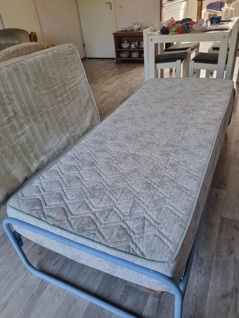 1persoons bed met matras, Ophalen, Gebruikt, Eenpersoons, Blauw