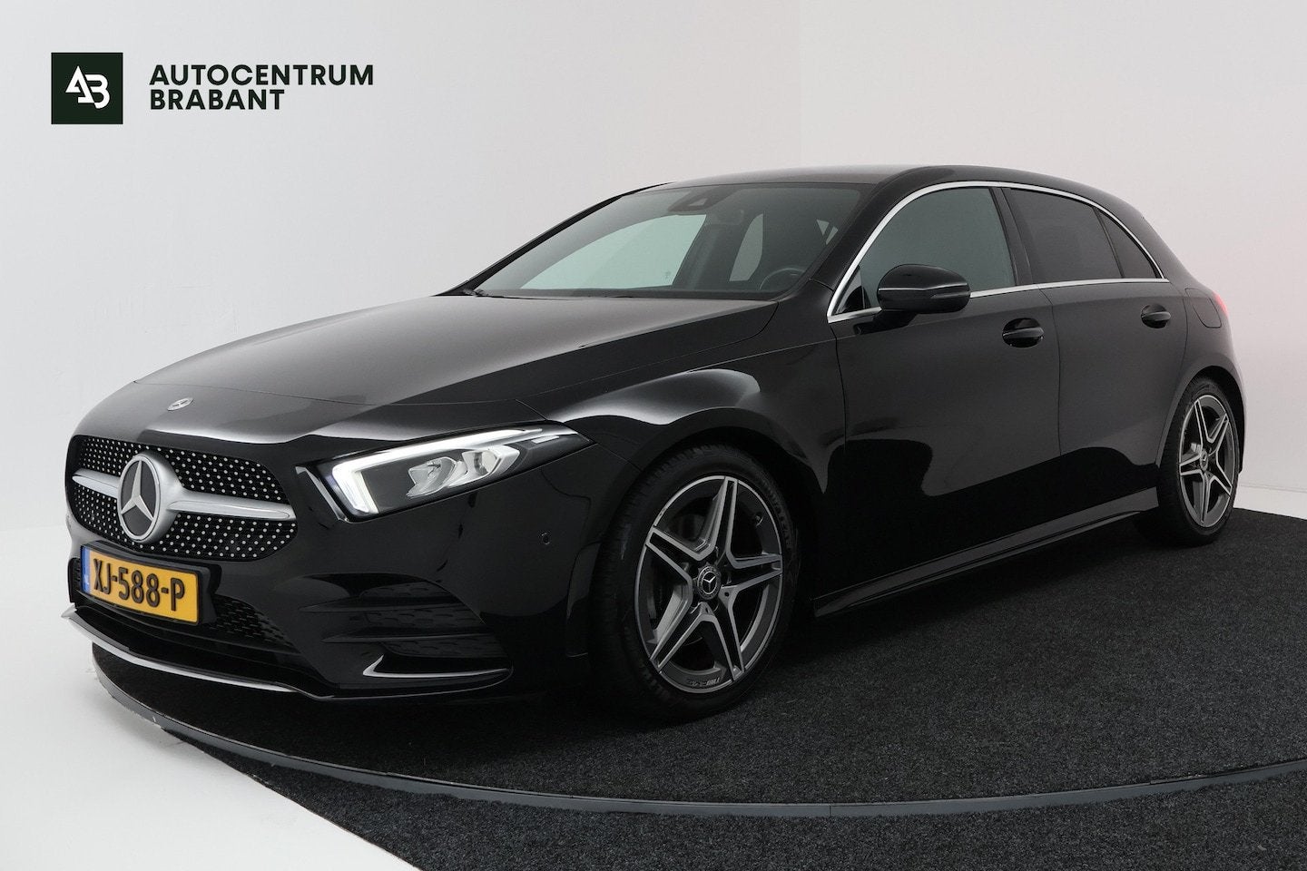 Mercedes-Benz A-Klasse 200 Business Solution AMG (NAVIGATIE,, Auto's, Gebruikt, Euro 6, 4 cilinders, Zwart