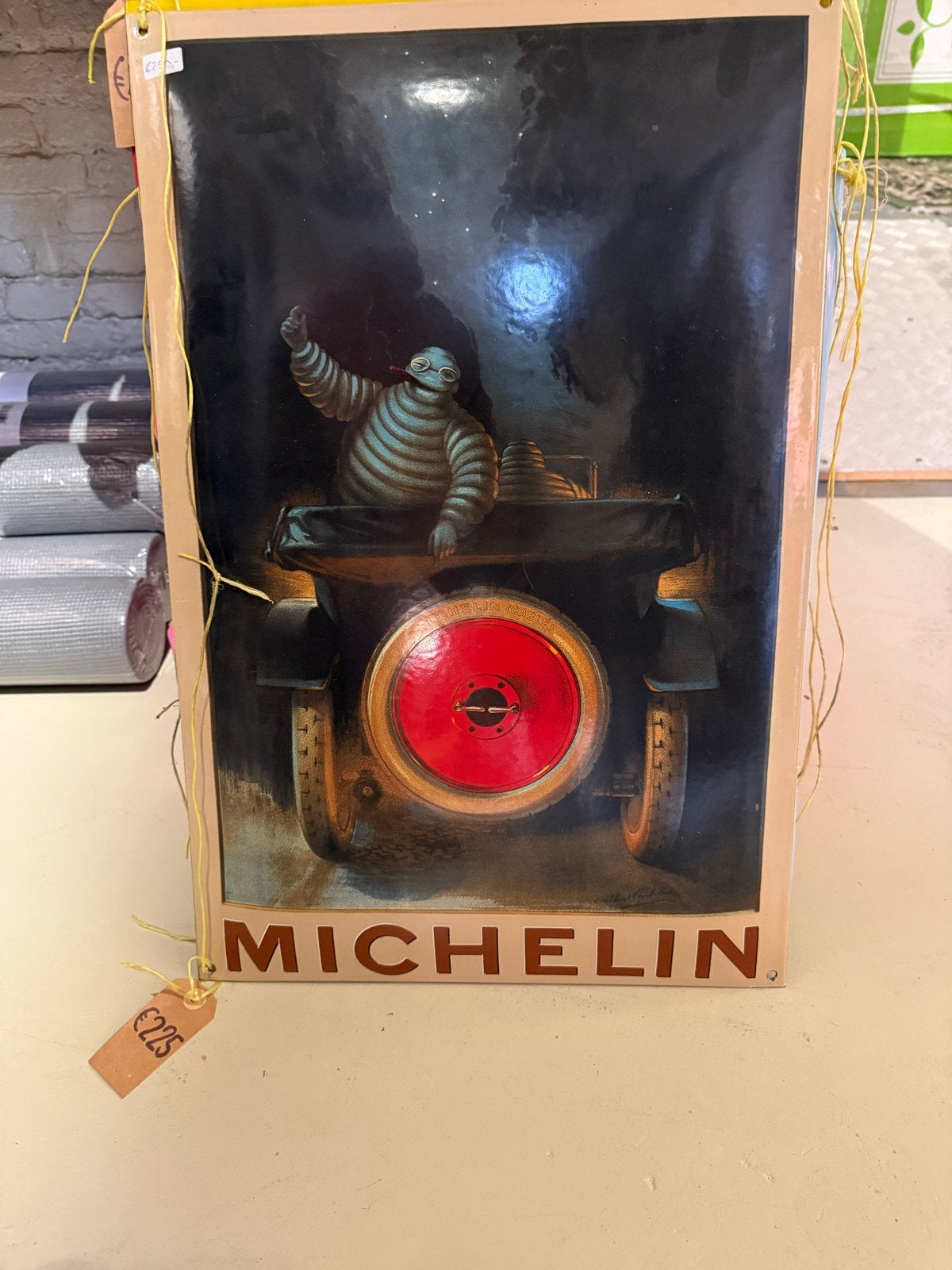 Vintage Michelin Reclamebord - Bibendum in Auto, Ophalen, Reclamebord, Gebruikt, X