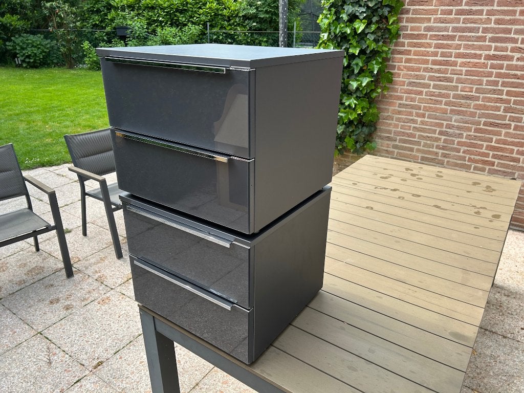 Nachtkastjes antraciet in goede staat, Huis en Inrichting, Slaapkamer | Nachtkastjes, Ophalen, Zo goed als nieuw, 45 tot 65 cm