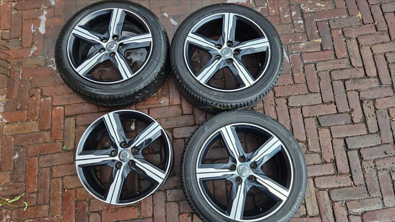 Volvo velgen 17 inch Ixion 3, Ophalen, Gebruikt, Banden en Velgen, 17 inch