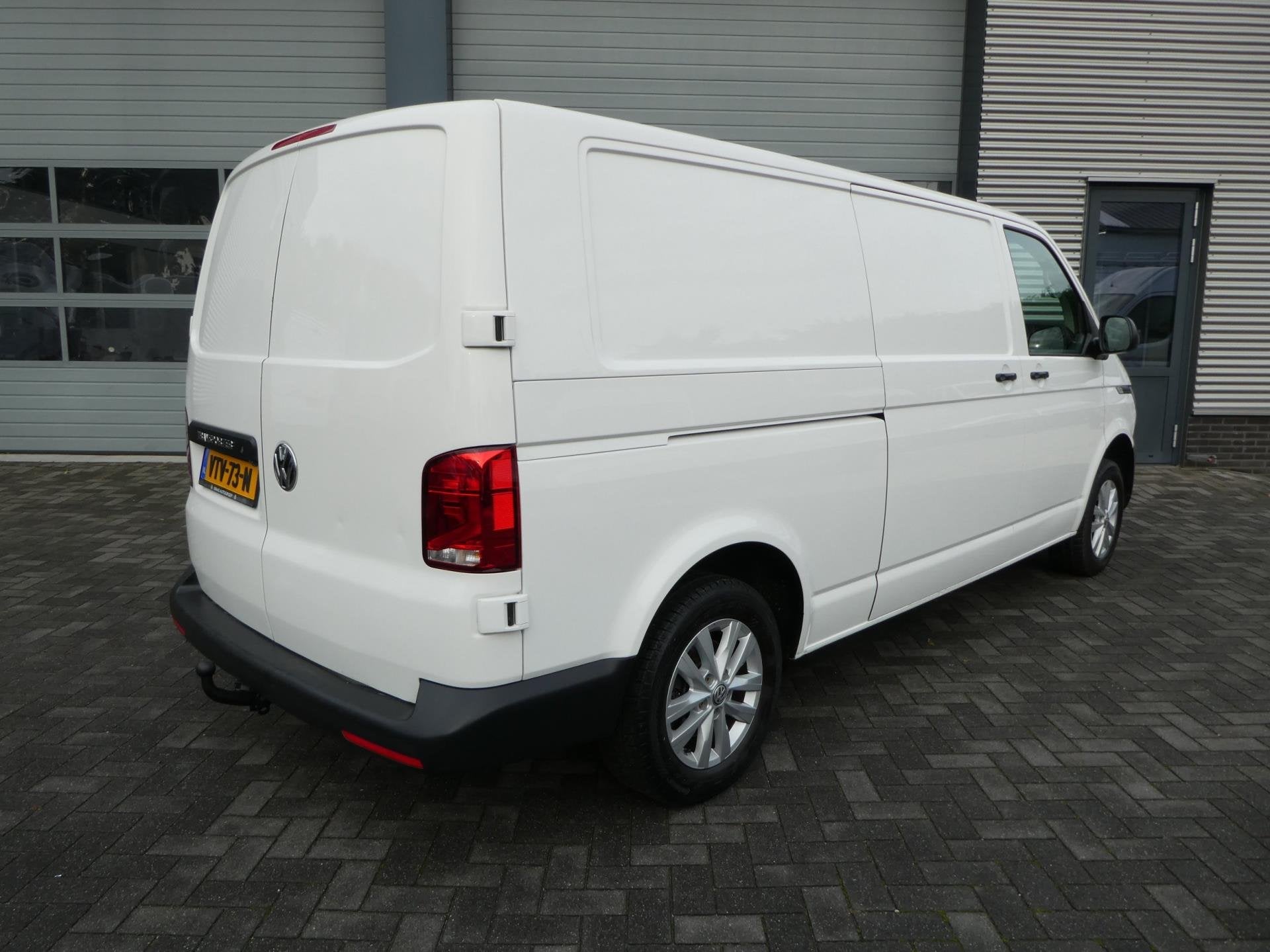 Volkswagen Transporter 2.0 TDI L2H1 150 pk automaat , 3 zits, Gebruikt, 4 cilinders, 150 pk, Volkswagen