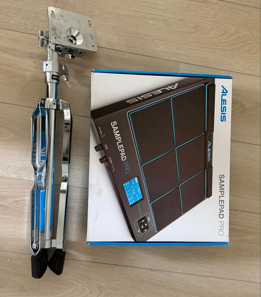 Alesis SamplePad Pro - Zo goed als nieuw met standaard, Muziek en Instrumenten, Drumstellen en Slagwerk, Ophalen of Verzenden