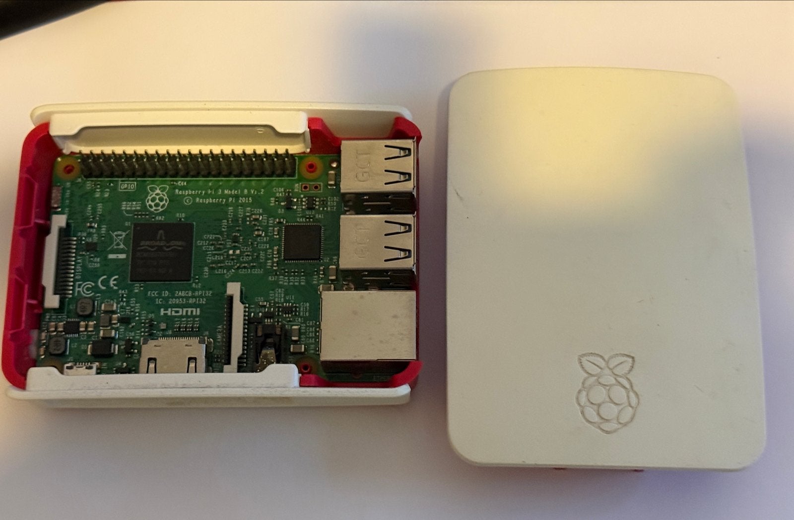 Raspberry Pi 3 Model B met luxe behuizing, Ophalen of Verzenden, Gebruikt