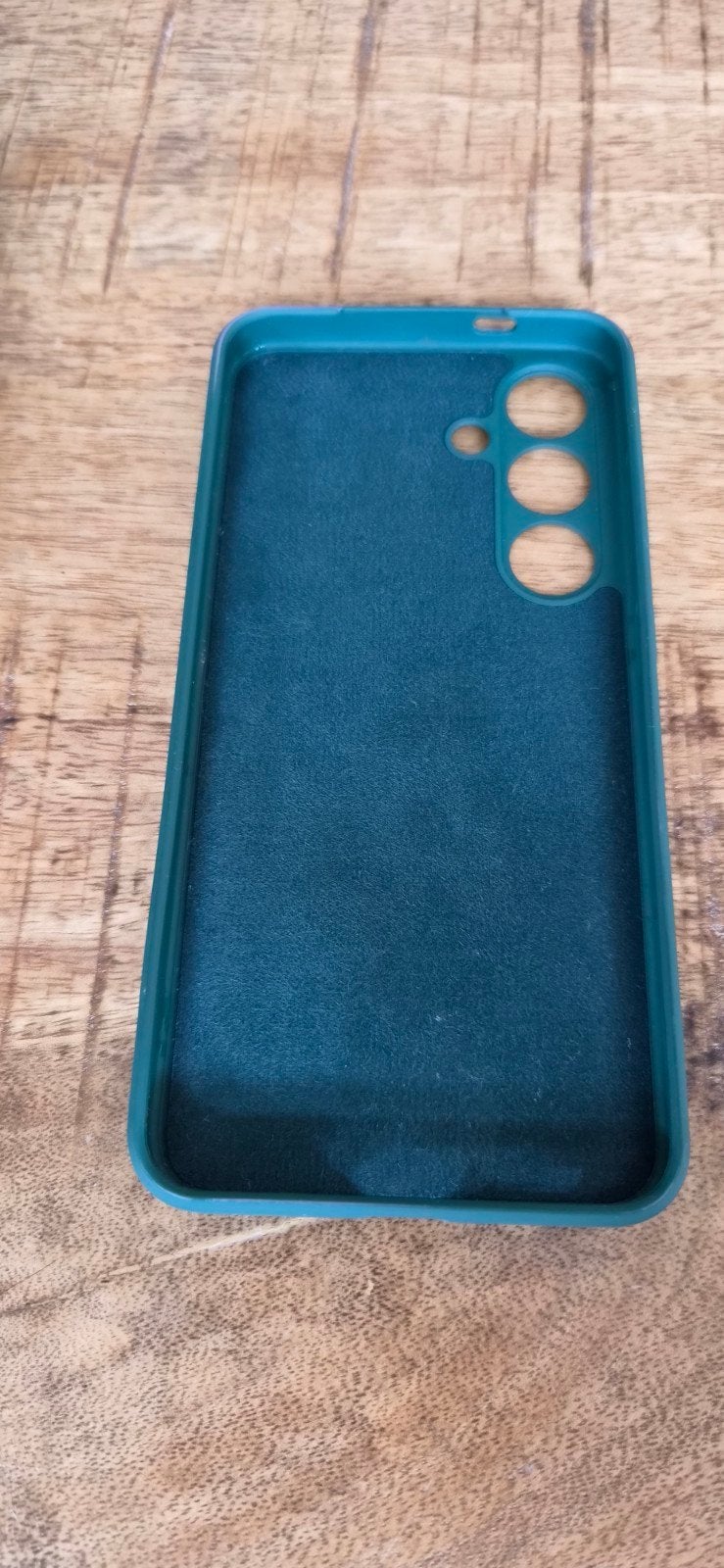 Foto 6 van Samsung Galaxy S24 met groen hoesje