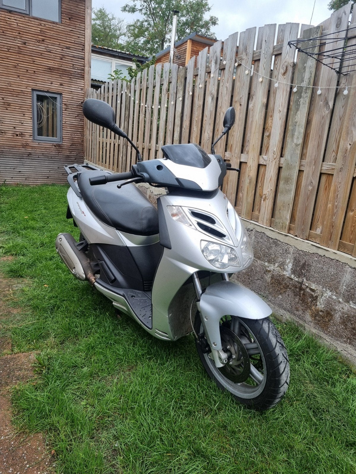 Snelle betrouwbare aprilia Sportcity cube 300, Ophalen, Benzine