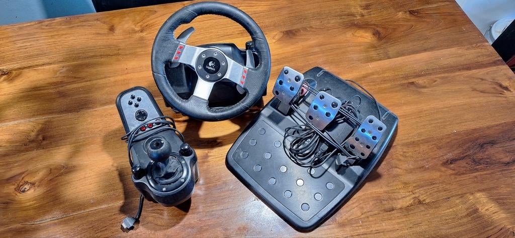 Logitech G27 Racestuur met Pedalen, Shifter en Wheelstand, Logitech, Verstelbaar, Ophalen, Gebruikt