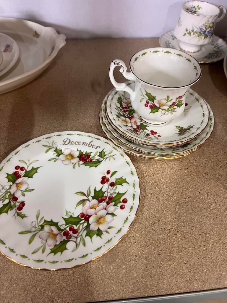 Royal Albert Christmas Rose Bone China servies, Ophalen of Verzenden
