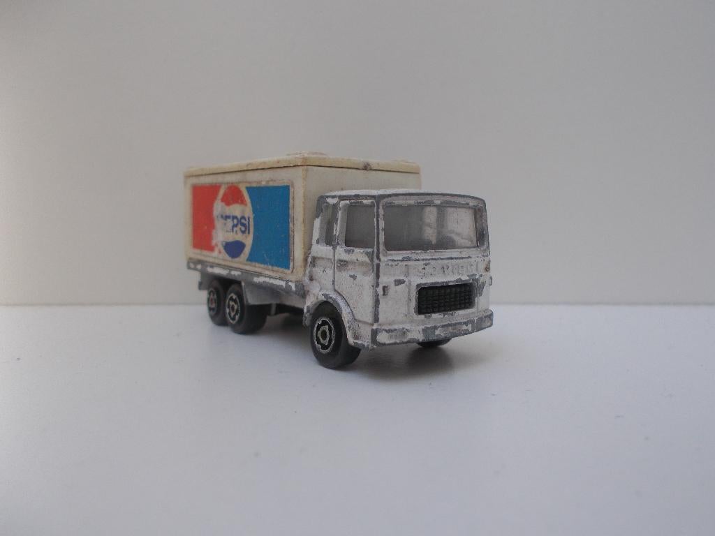 5502 Saviem Renault 'Pepsi' Majorette, Hobby en Vrije tijd, Modelauto's | Overige schalen, Gebruikt, Auto, Ophalen of Verzenden