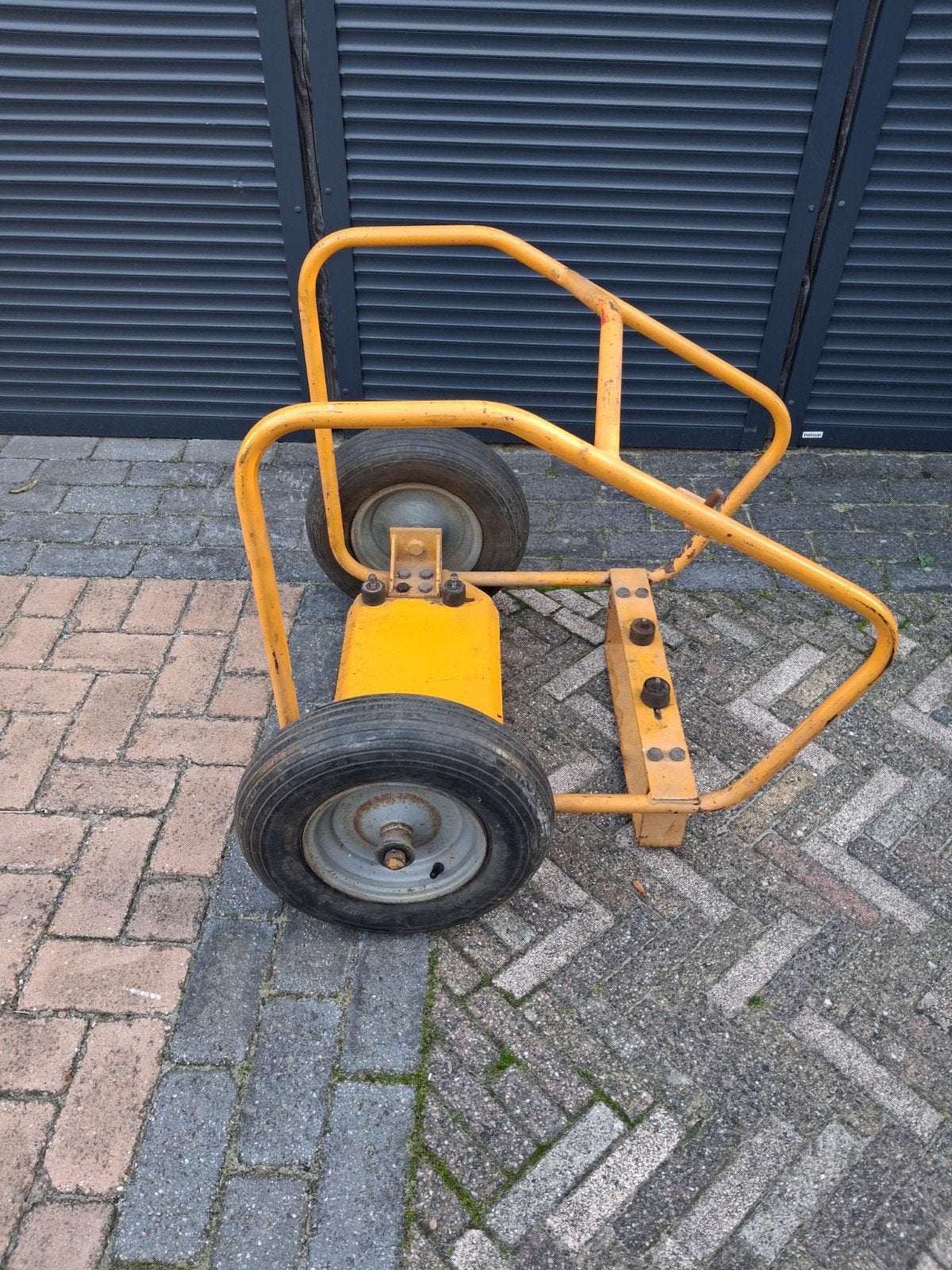 waterpompkar. agregaatkar. met 2 hele goede wielen., Doe-het-zelf en Verbouw, Ophalen