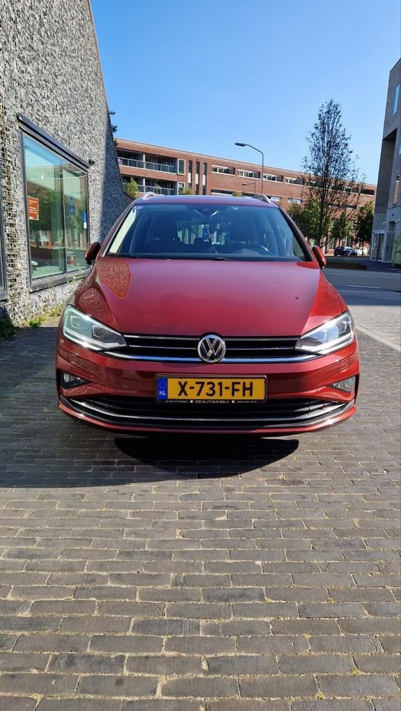 Volkswagen Golf Sportsvan 1.5 TSI 130pk ACT DSG 2018 Rood, Auto's, 1498 cc, 4 cilinders, 700 kg, Golf Sportsvan