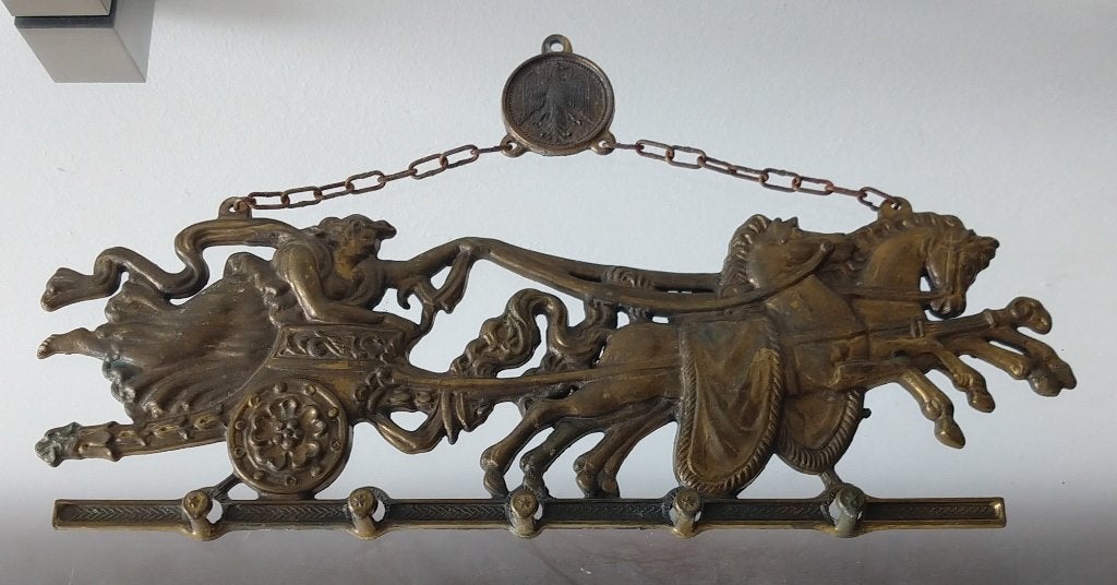 vintage sleutel muur houder Chariot messing, volgnr 7, Antiek en Kunst, Ophalen of Verzenden