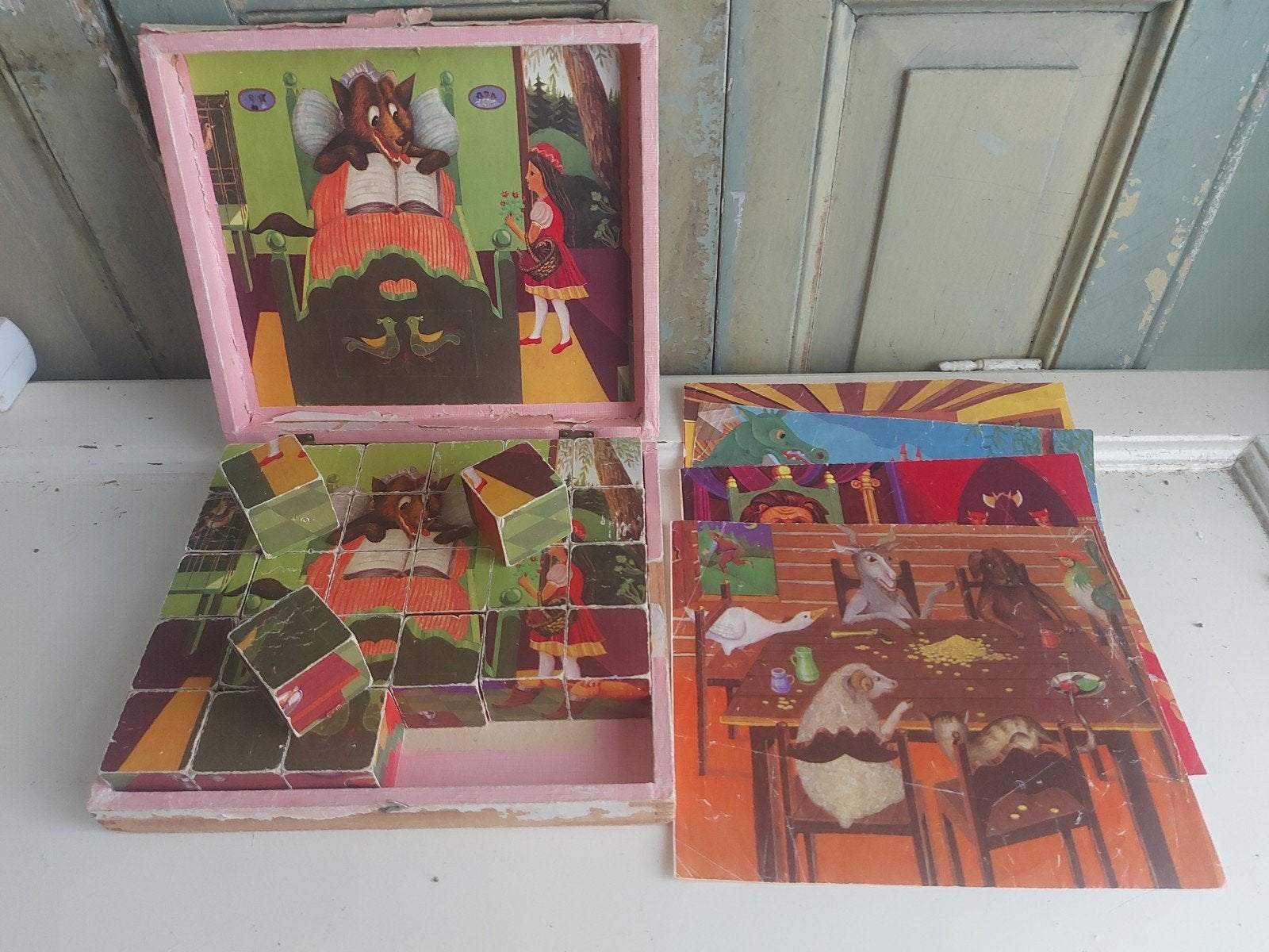 Antieke blokpuzzel in houten kist , sprookjes, Antiek en Kunst, Ophalen of Verzenden
