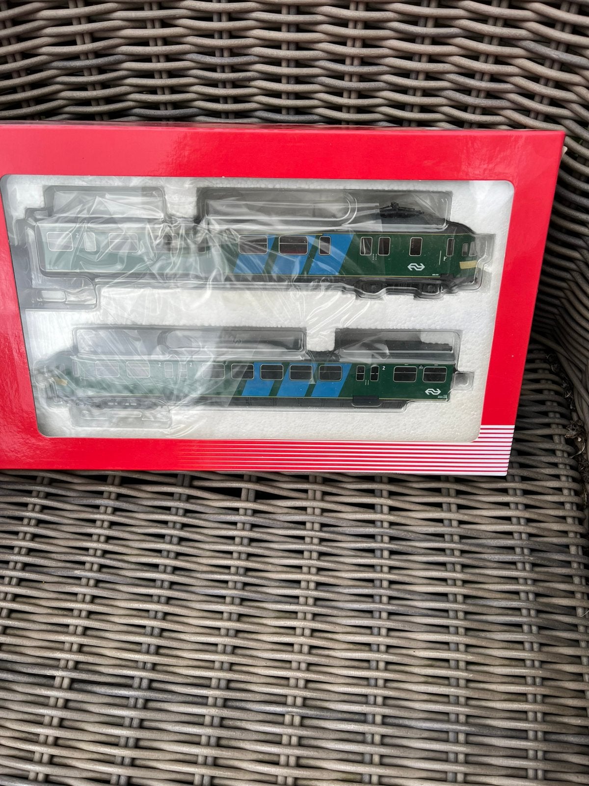 Rivarossi NS 2 delige groene trein met blauwe strepen., Ophalen, Zo goed als nieuw, Gelijkstroom, NS
