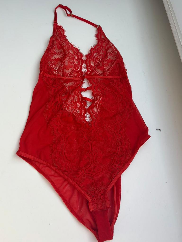 Rode Kanten Body met Open Rug, Kleding | Dames, Ondergoed en Lingerie, Verzenden, Rood, Body of Korset