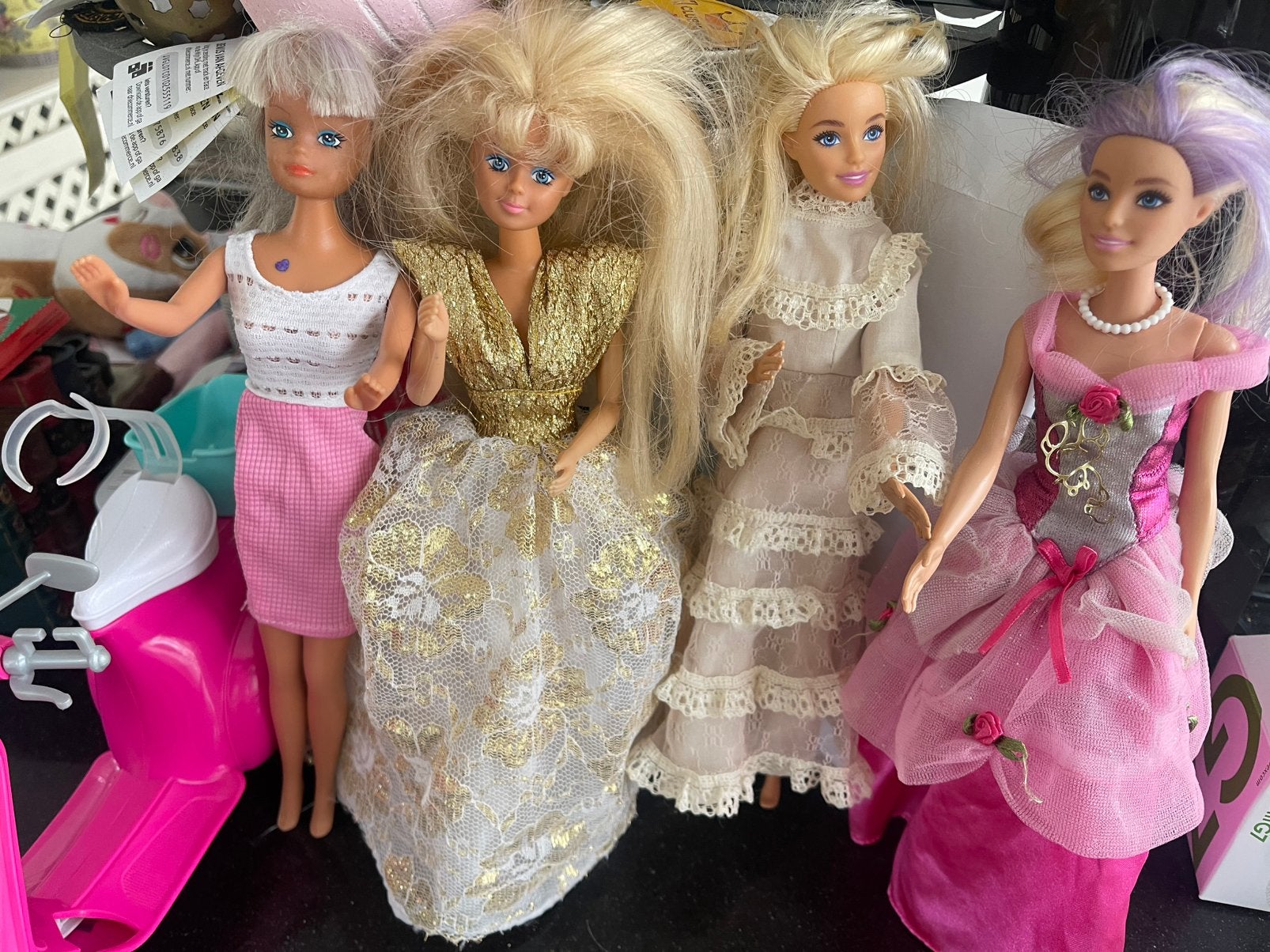Barbie poppen set - 4 stuks met diverse outfits, Ophalen of Verzenden, Gebruikt, Barbie