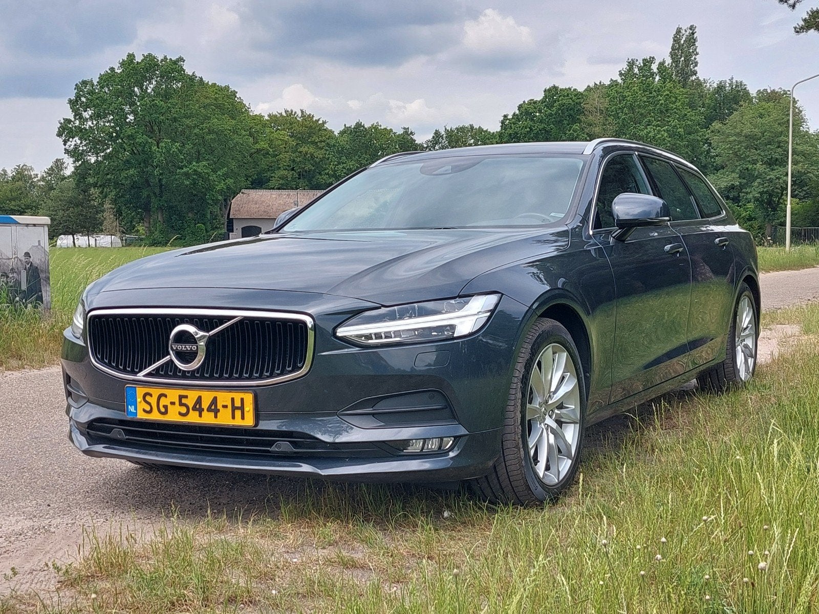 Volvo V90 T4 190pk Geartronic 2018 Grijs, Zwart, 1969 cc, 1616 kg, Stationwagon