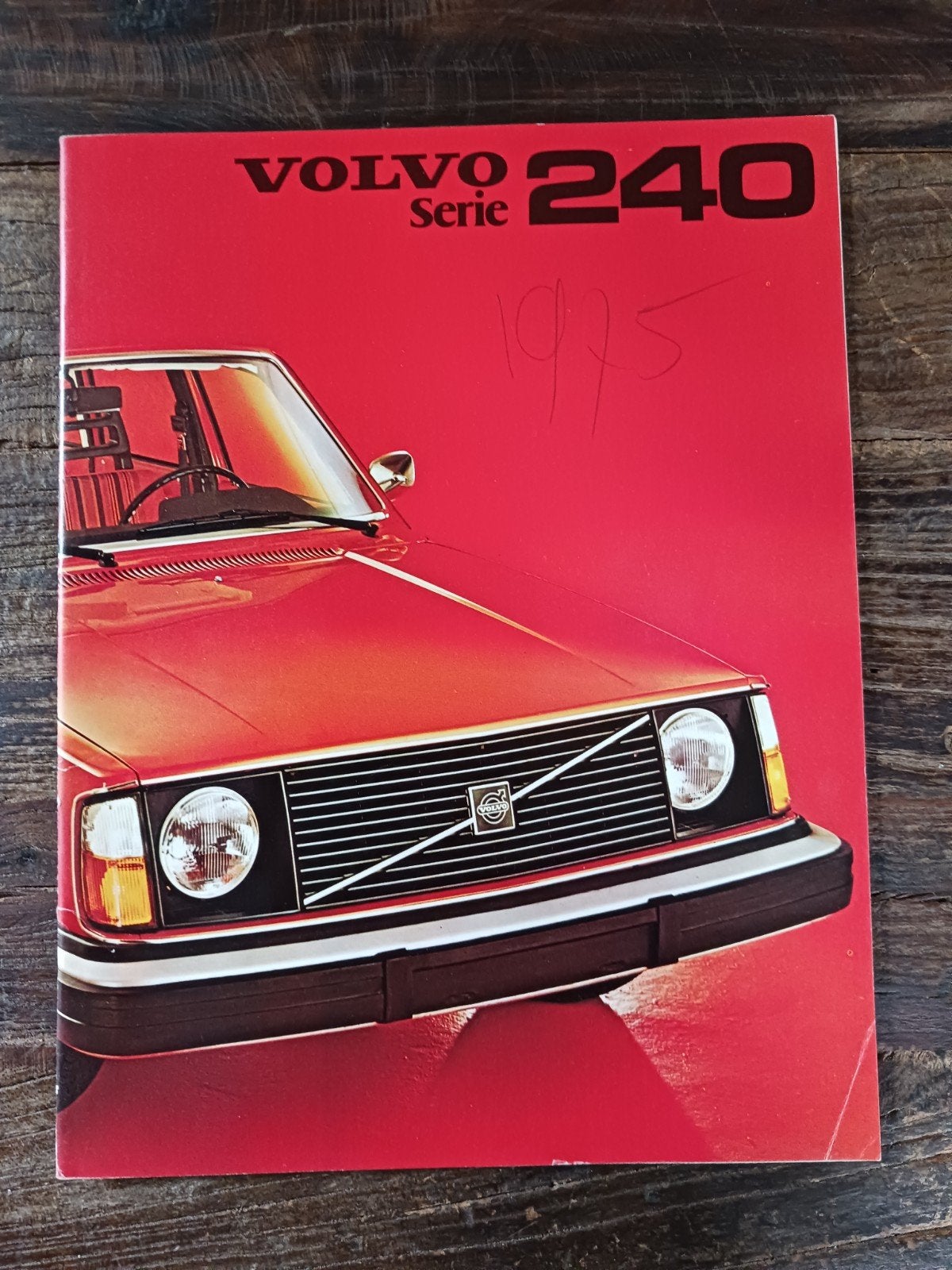 Volvo 240 serie folder 1975, Ophalen of Verzenden, Gelezen, Volvo
