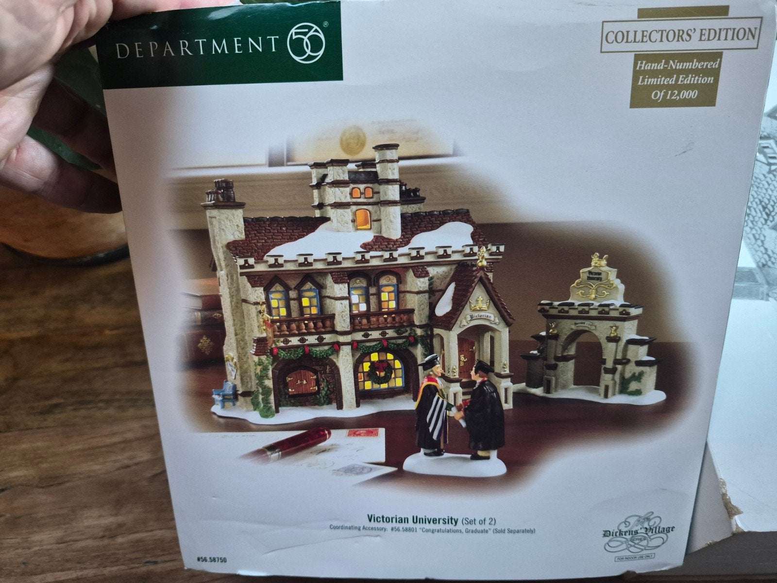 Department 56 Dickens Village Victorian University, Verzamelen, Ophalen of Verzenden, Zo goed als nieuw