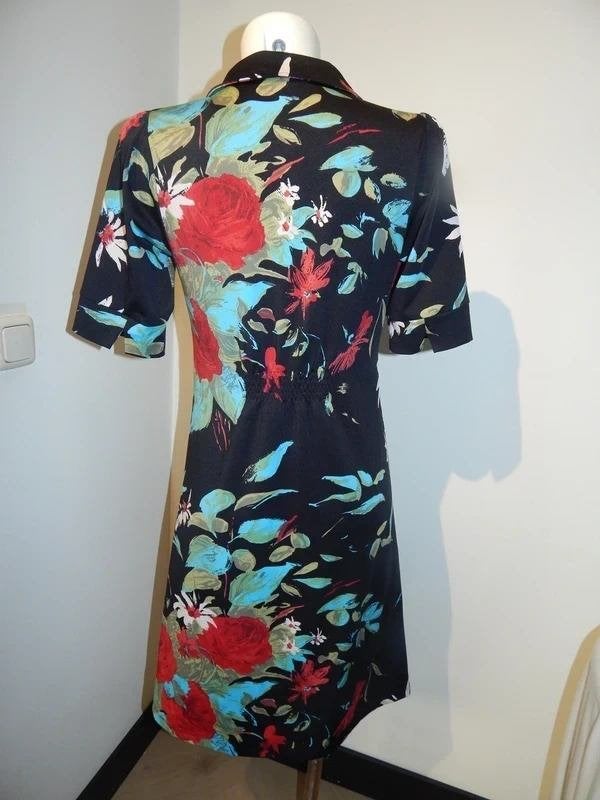 King Louie stretch jurk bloemen print felle kleuren M, Kleding | Dames, Maat 38/40 (M), Verzenden, Zwart, Zo goed als nieuw