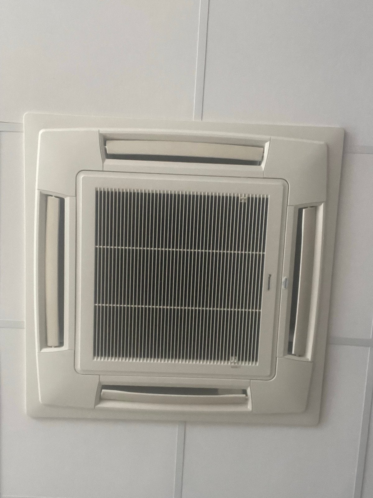 4 Panasonic Airco's voor systeemplafond (cassette model), Ophalen, Gebruikt, 3 snelheden of meer, Koelen en Ontvochtigen