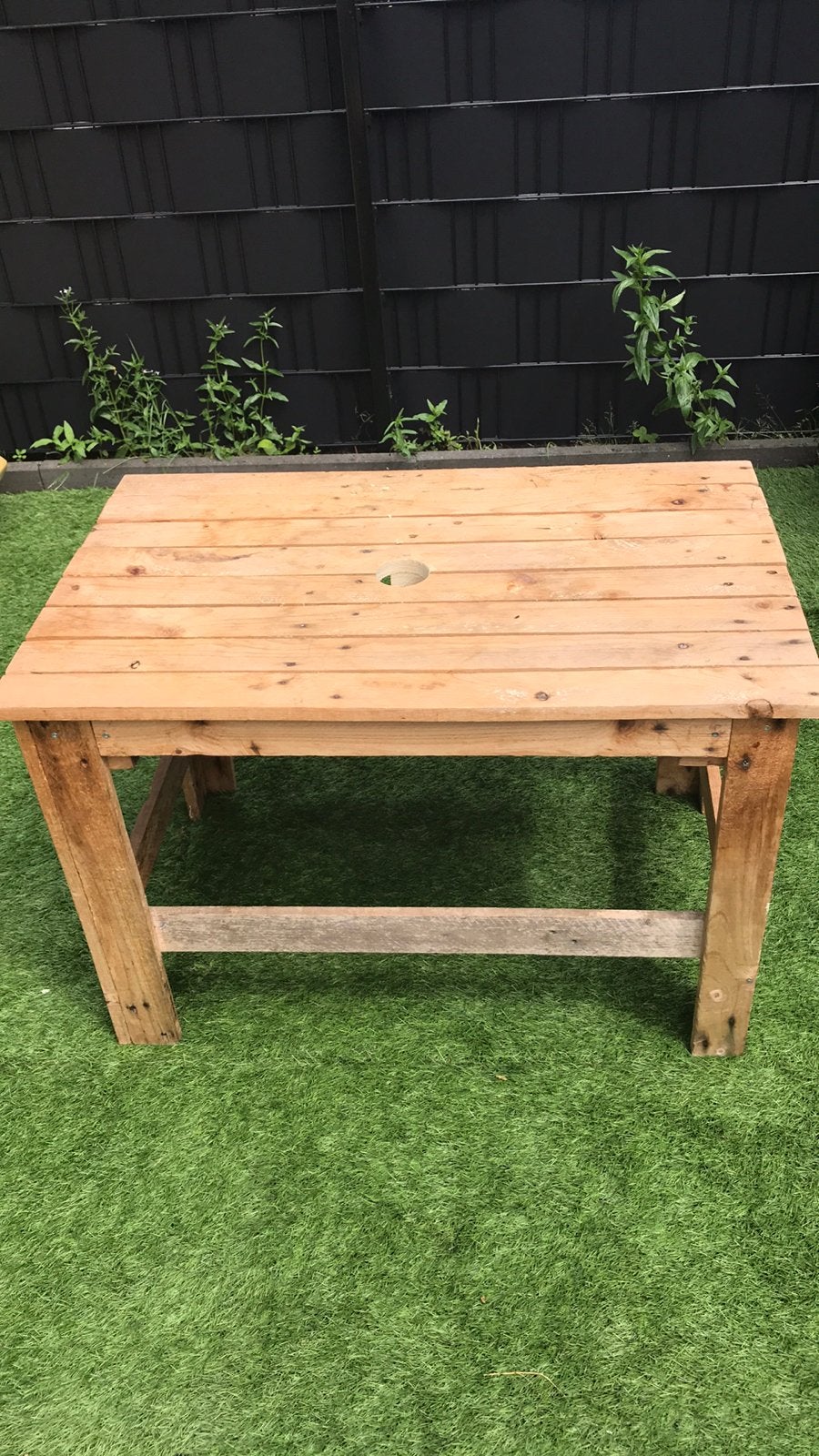 Leuke tuintafel te koop houten, Tuin en Terras, Ophalen of Verzenden, Zo goed als nieuw