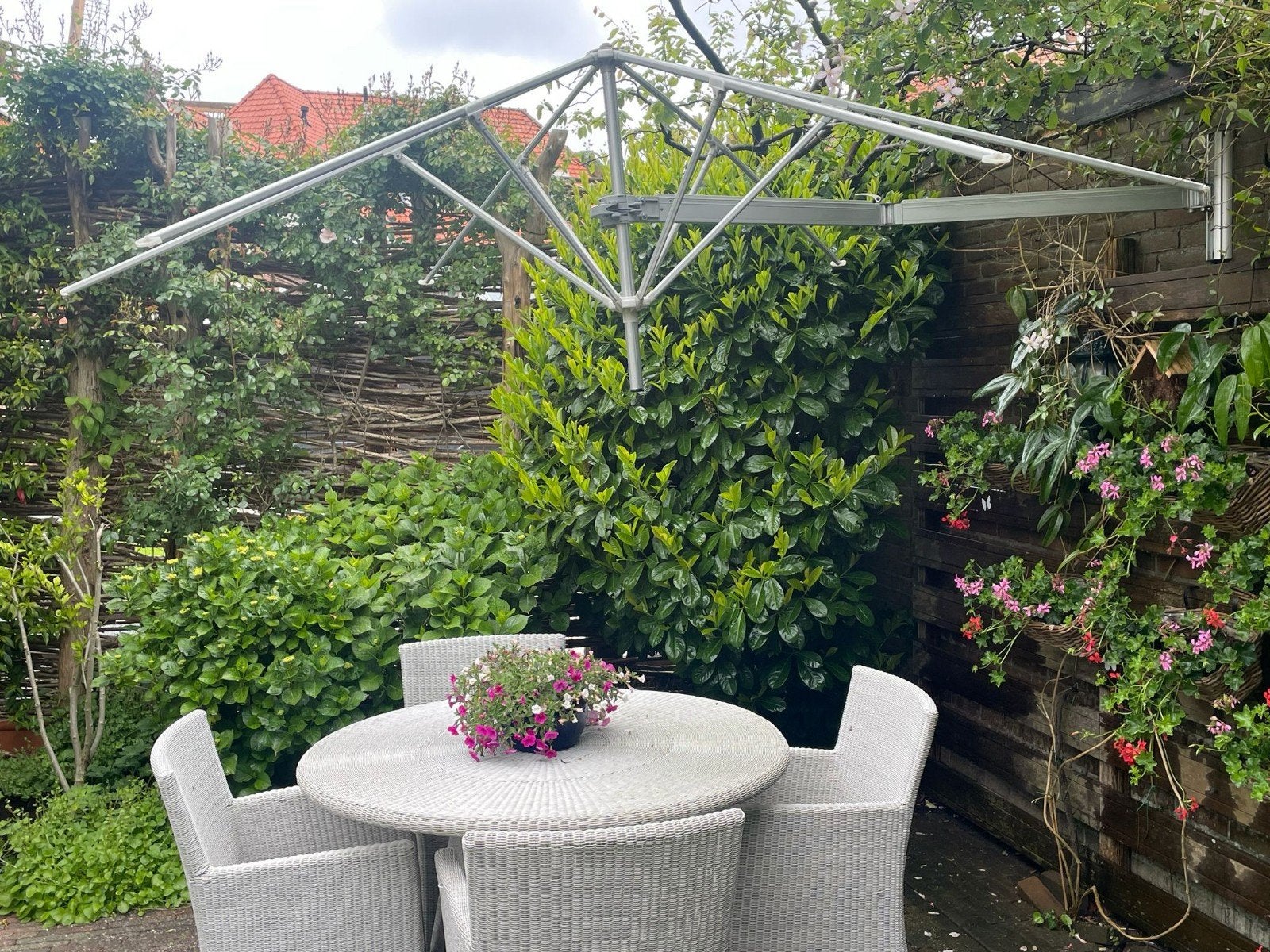 Luxe verstelbare muurparasol (exclusief doek), Tuin en Terras, Parasols, Ophalen, Muurparasol, 2 tot 3 meter, Verstelbaar